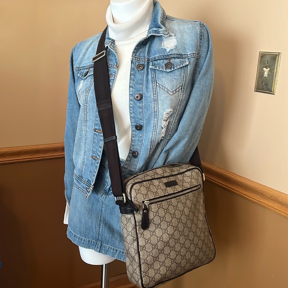Gucci GG Supreme Messenger Bag